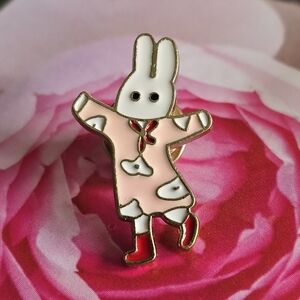 White bunny pin enamel gold tone heart rabbit brooch pink dress